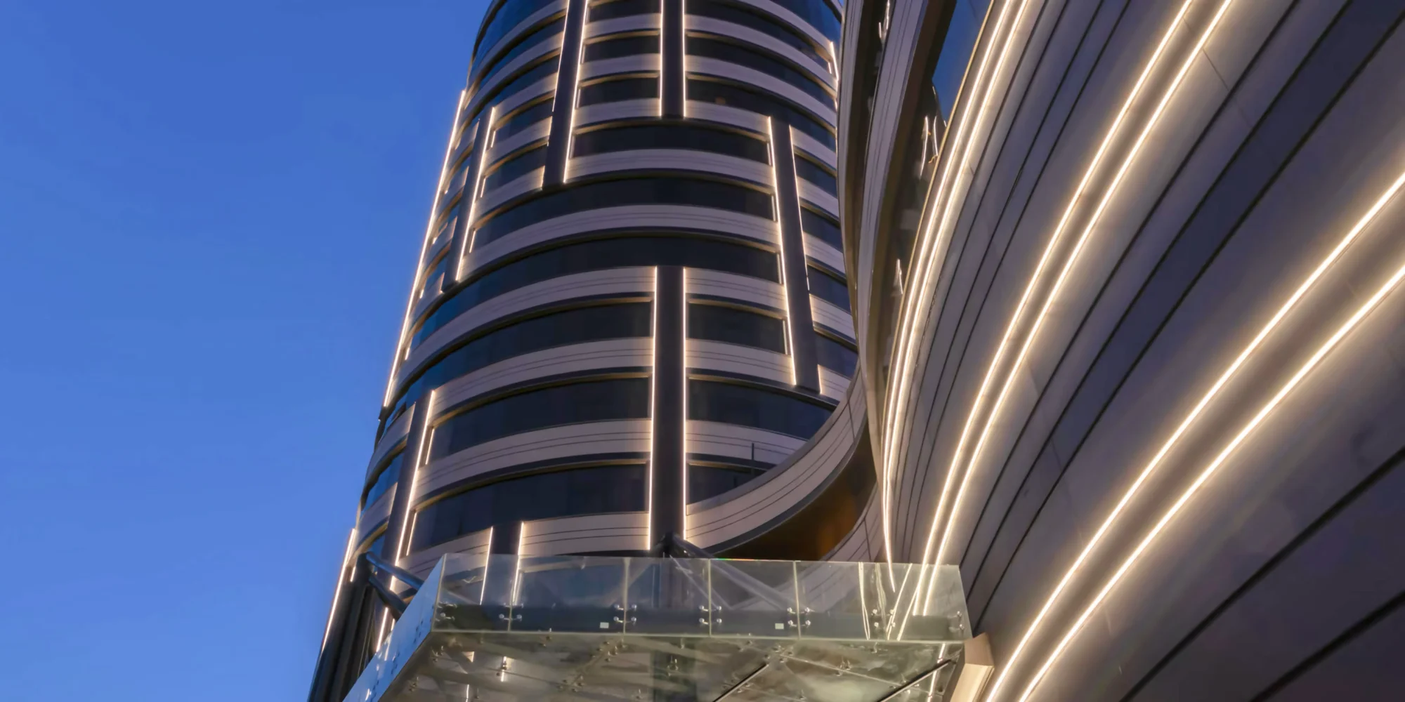 Nissara Avm Ve Crown Plaza Otel