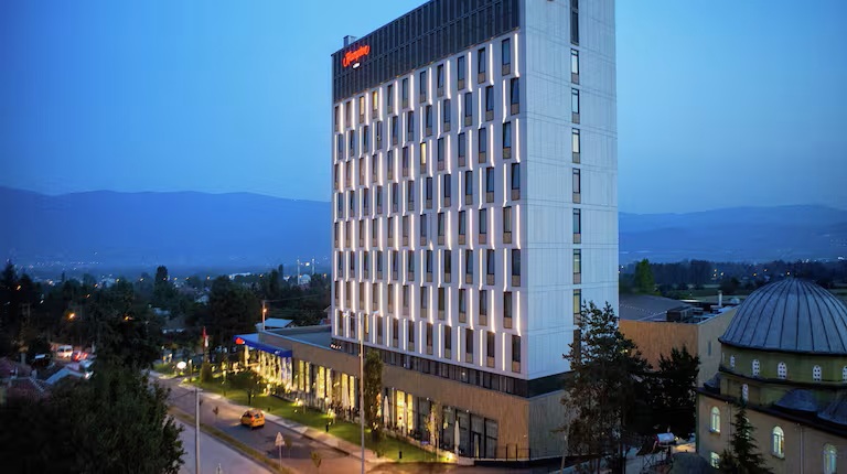 HAMPTON BY HILTON