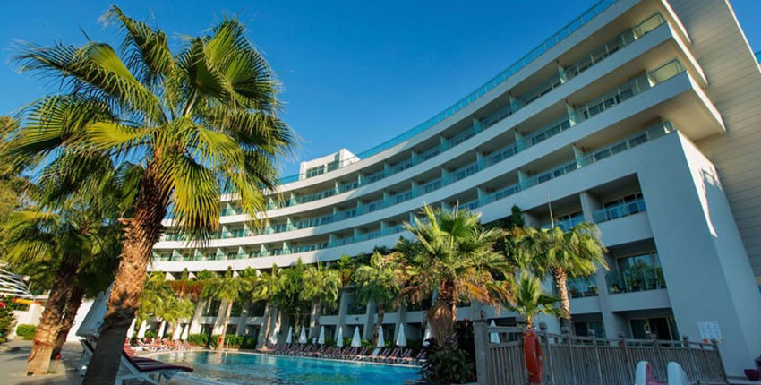 CRYSTAL SUNRISE QUEEN LUXURY RESORT