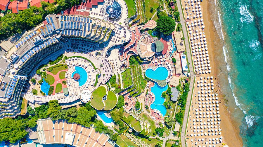 Crystal Sunrise Queen Luxury Resort